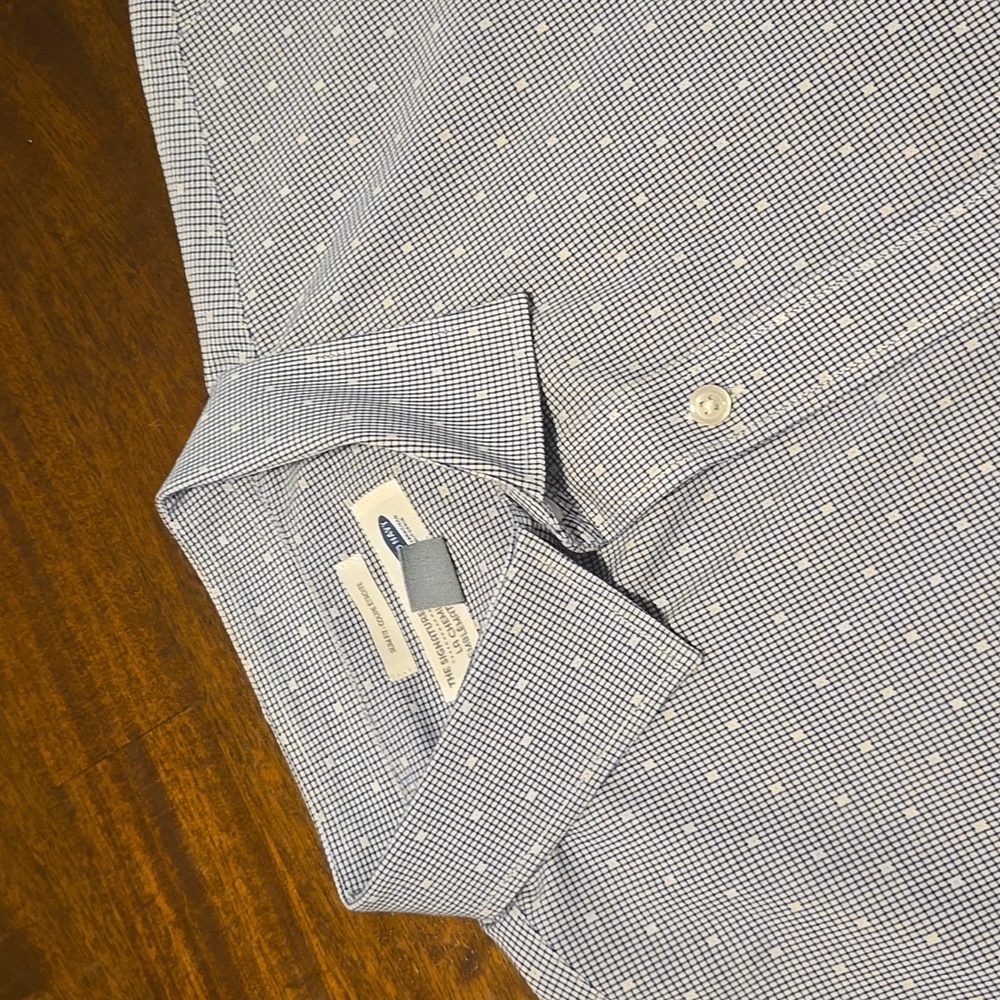 Old Navy "The Signature" Slim Fit Button Down Shirt